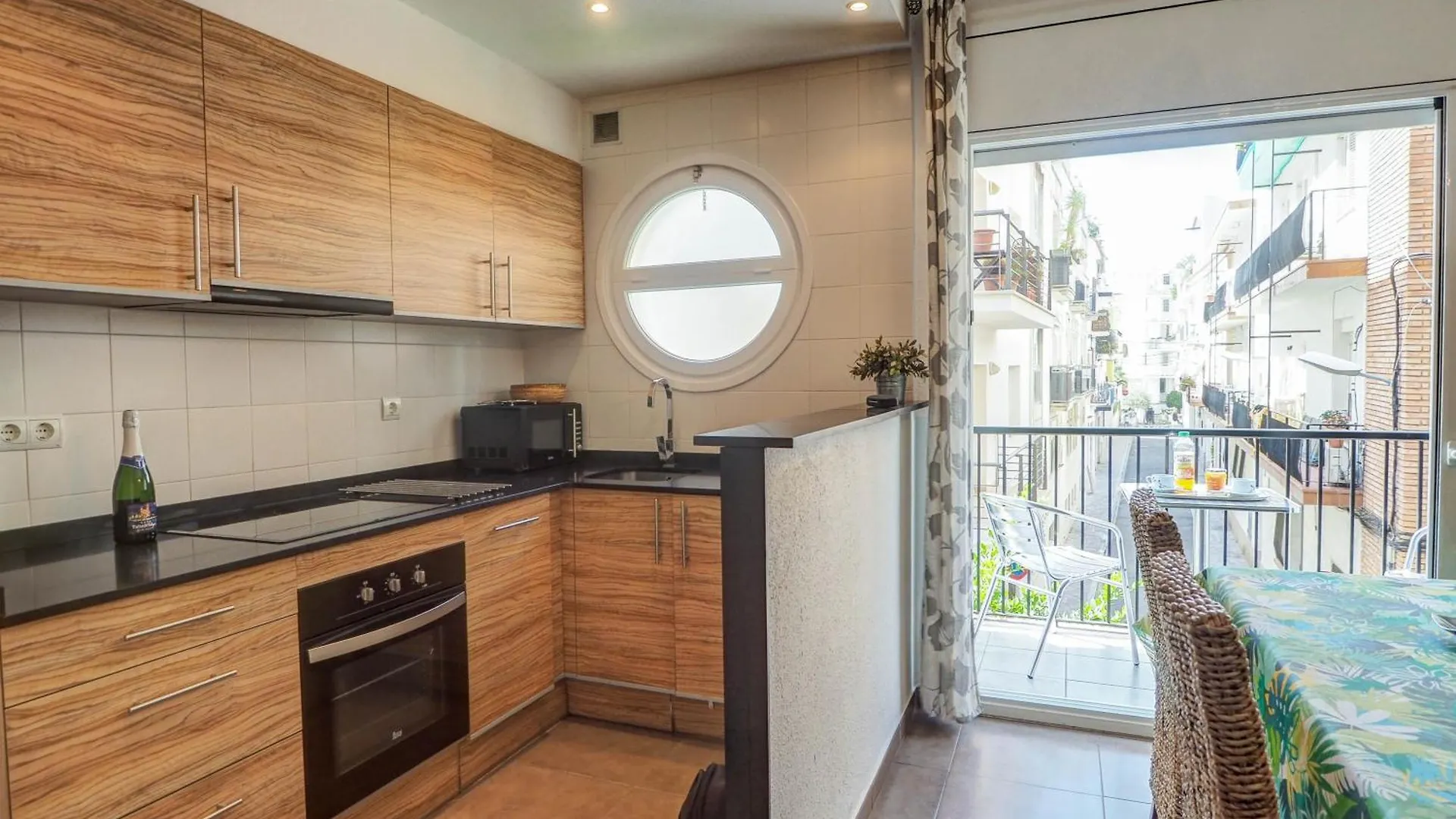 Zafiro Apartment By Hello Homes Sitges