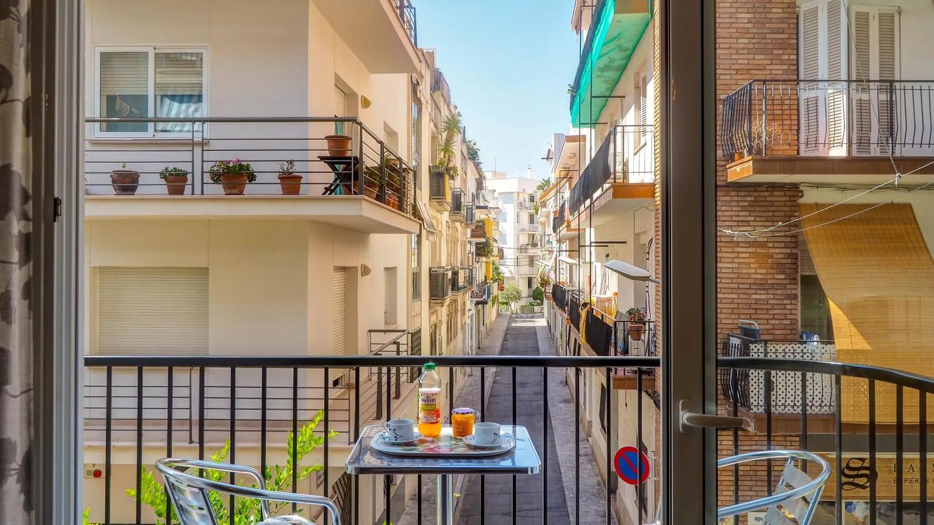 Zafiro Apartment By Hello Homes Sitges Spain